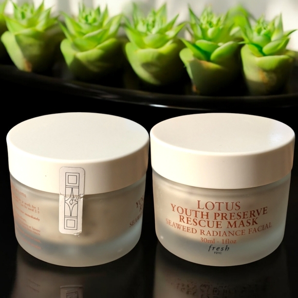 Fresh | Lotus Youth Preserve Rescue Mask | Travel Size - Picture 1 of 3